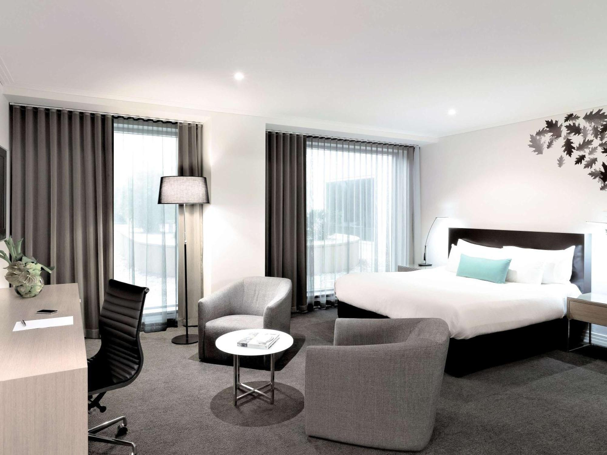 The Como Melbourne Exterior photo A room at the hotel